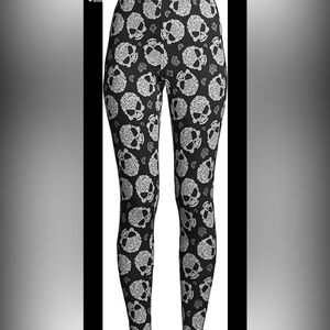 No Boundaries Floral Black and White Skull Pattern Leggings (Juniors)